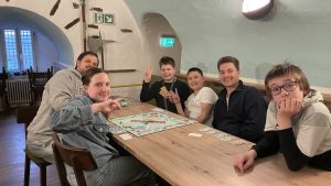 25-04-16-19-35-10-3184