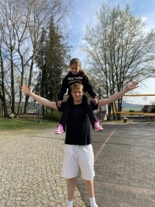 6FF58EF3-BCF3-4DAC-9517-90F488A67B3D 1 105 c