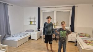 ab61fe18-6a81-4814-bb36-33b7190f1a6b-2